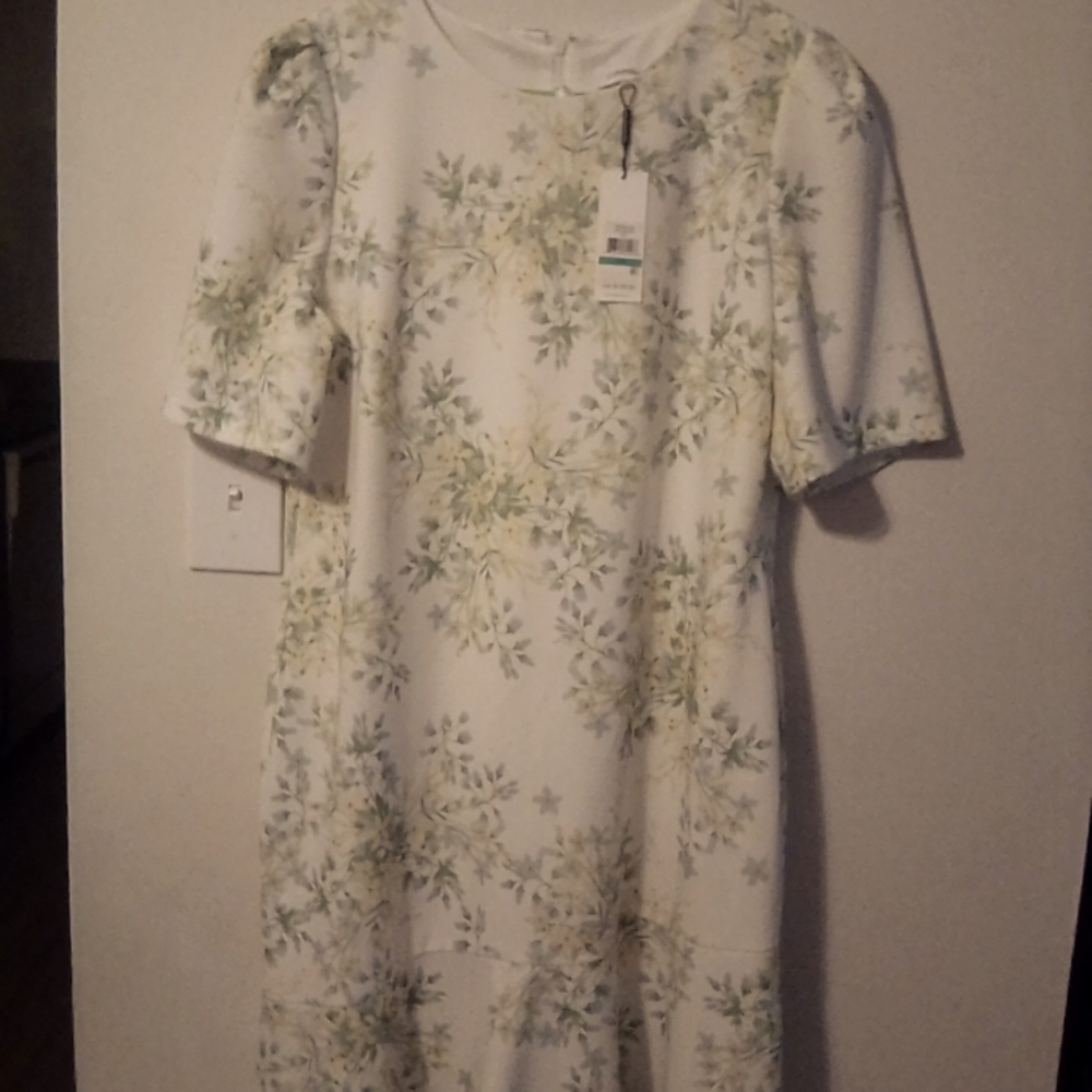 Calvin klein white flowers dress.